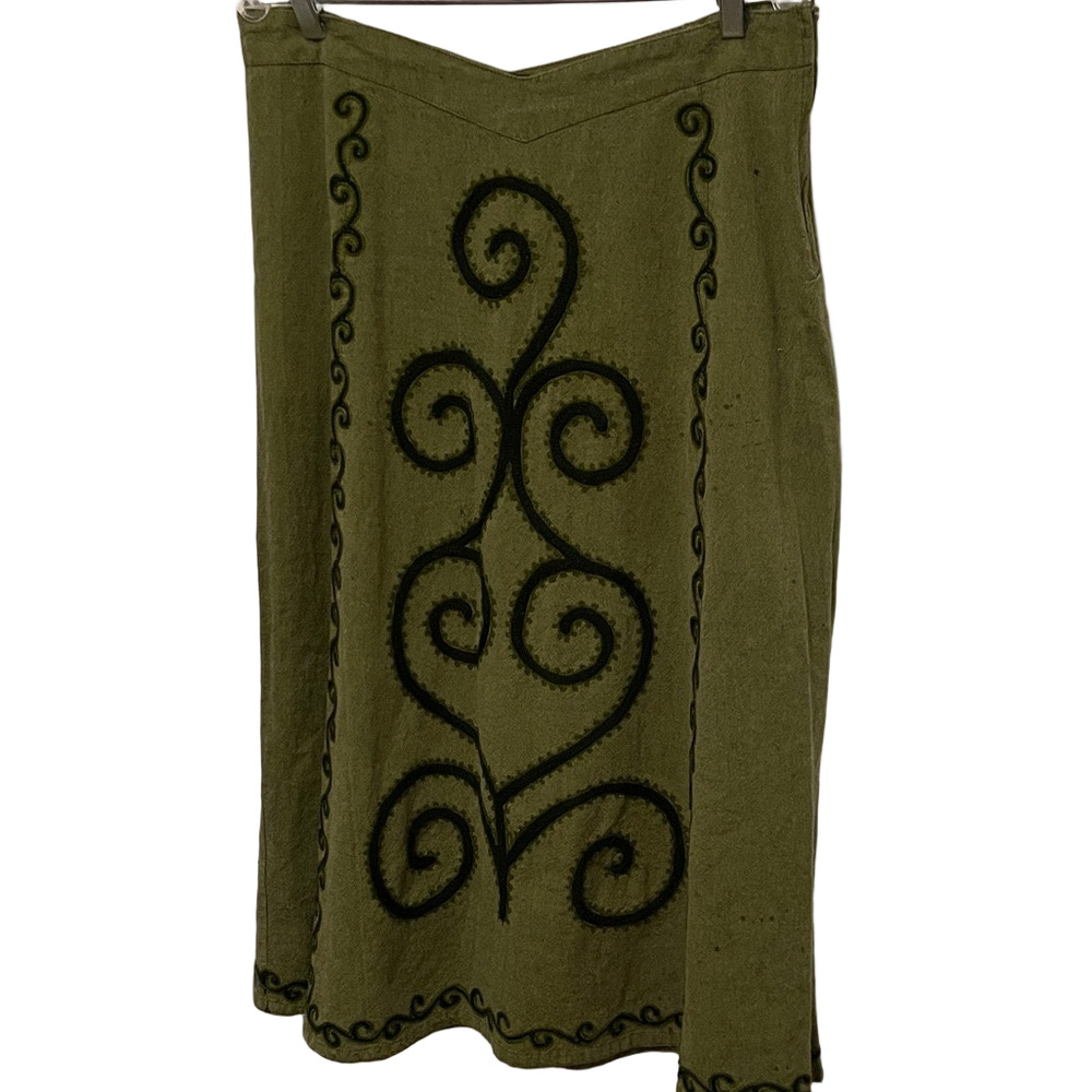 Women’s Ark Imports Green Skirt With Black Details Size XL